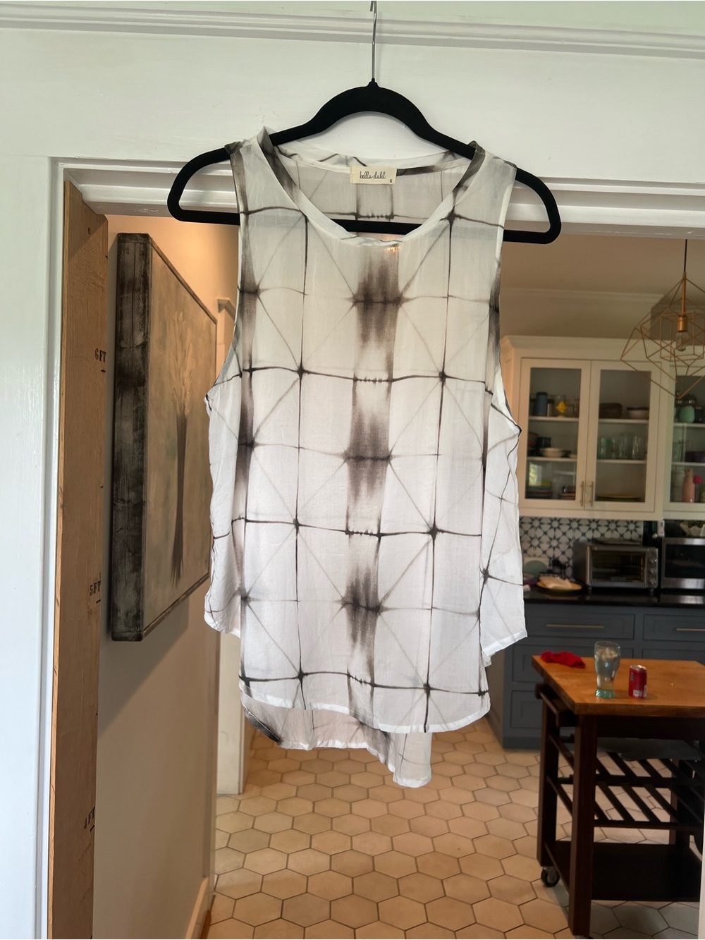 Bella Dahl White and Gray Tie-Dye Grid Sleeveless tank